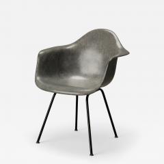 Charles Ray Eames Eames Herman Miller DAX Arm Chair in Elephant Gray Fiberglass - 4537623