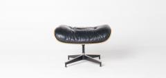 Charles Ray Eames Eames Lounge Chair Ottoman in Walnut by Herman Miller - 4541343