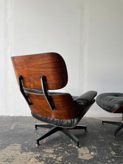 Charles Ray Eames Eames Lounge Chair and Ottoman in Rosewood and Black Leather 3rd Generation - 3831392