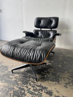 Charles Ray Eames Eames Lounge Chair and Ottoman in Rosewood and Black Leather 3rd Generation - 3831395