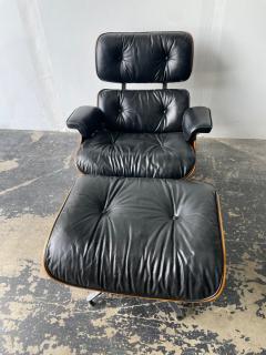 Charles Ray Eames Eames Lounge Chair and Ottoman in Rosewood and Black Leather 3rd Generation - 3831396