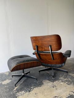 Charles Ray Eames Eames Lounge Chair and Ottoman in Rosewood and Black Leather 3rd Generation - 3831398