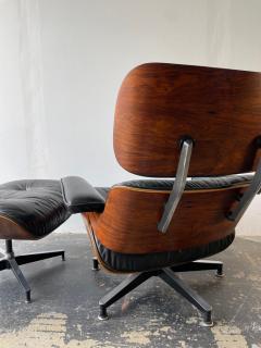 Charles Ray Eames Eames Lounge Chair and Ottoman in Rosewood and Black Leather 3rd Generation - 3831399