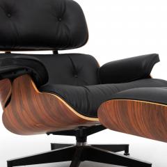 Charles Ray Eames Eames Lounge Chair and Ottoman in Rosewood and Black Leather Herman Miller - 4526331