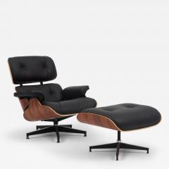 Charles Ray Eames Eames Lounge Chair and Ottoman in Rosewood and Black Leather Herman Miller - 4526427