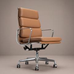 Charles Ray Eames Eames Soft Pad Executive Chairs in Butterscotch Leather by Herman Miller - 4728714