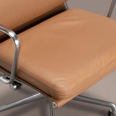 Charles Ray Eames Eames Soft Pad Executive Chairs in Butterscotch Leather by Herman Miller - 4728718