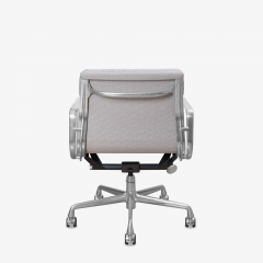 Charles Ray Eames Eames Soft Pad Low Back Management Chair in Fabric for Herman Miller - 1945152