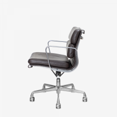 Charles Ray Eames Eames Soft Pad Low Back Management Chair in Leather for Herman Miller - 1904235