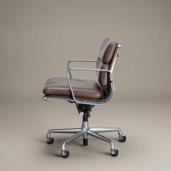 Charles Ray Eames Eames Soft Pad Management Chair by Herman Miller in Chocolate Brown Leather - 4660275