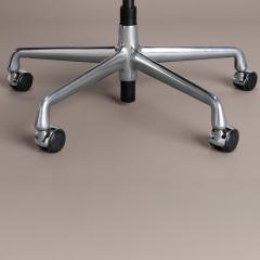 Charles Ray Eames Eames Soft Pad Management Chair by Herman Miller in Chocolate Brown Leather - 4660282