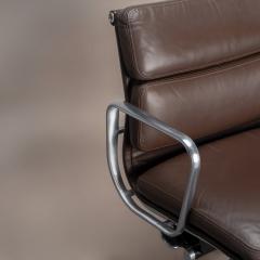 Charles Ray Eames Eames Soft Pad Management Chair by Herman Miller in Chocolate Brown Leather - 4660284