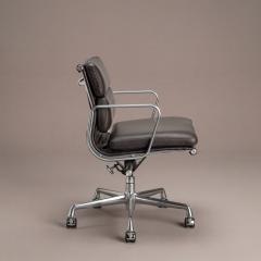 Charles Ray Eames Eames Soft Pad Management Chairs in Espresso Leather by Herman Miller - 4728736
