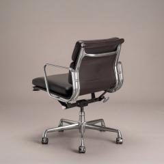 Charles Ray Eames Eames Soft Pad Management Chairs in Espresso Leather by Herman Miller - 4728739