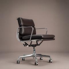 Charles Ray Eames Eames Soft Pad Management Chairs in Espresso Leather by Herman Miller - 4728740