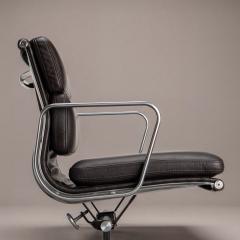 Charles Ray Eames Eames Soft Pad Management Chairs in Espresso Leather by Herman Miller - 4728742