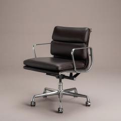Charles Ray Eames Eames Soft Pad Management Chairs in Espresso Leather by Herman Miller - 4728840