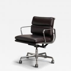 Charles Ray Eames Eames Soft Pad Management Chairs in Espresso Leather by Herman Miller - 4728841