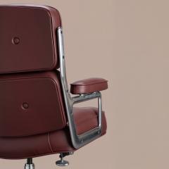 Charles Ray Eames Eames Time Life Executive Chair in Original Bordeaux Leather by Herman Miller - 4730283