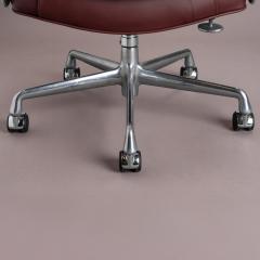 Charles Ray Eames Eames Time Life Executive Chair in Original Bordeaux Leather by Herman Miller - 4730292