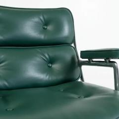 Charles Ray Eames Eames Time Life Lobby Lounge Chair ES105 in Forest Green Leather - 3414130
