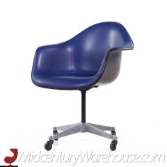 Charles Ray Eames Eames for Herman Miller Dark Blue Padded Fiberglass Swivel Office Chair - 3684183