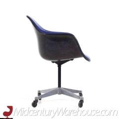 Charles Ray Eames Eames for Herman Miller Dark Blue Padded Fiberglass Swivel Office Chair - 3684184