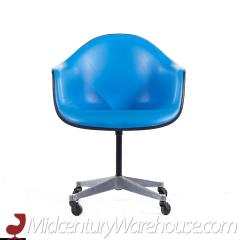 Charles Ray Eames Eames for Herman Miller Mid Century Blue Padded Fiberglass Swivel Office Chair - 3684218