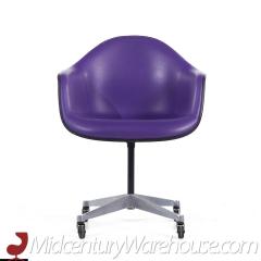 Charles Ray Eames Eames for Herman Miller Mid Century Purple Padded Fiberglass Swivel Office Chair - 3684188