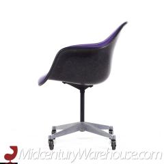 Charles Ray Eames Eames for Herman Miller Mid Century Purple Padded Fiberglass Swivel Office Chair - 3684191