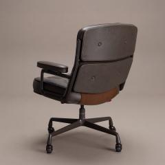 Charles Ray Eames Eames time Life Executive Chair by Herman Miller in Brown Leather Brown Frame - 4657265