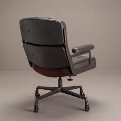 Charles Ray Eames Eames time Life Executive Chair by Herman Miller in Brown Leather Brown Frame - 4657266
