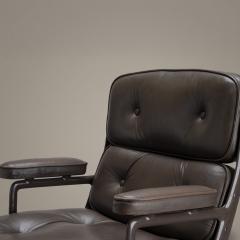 Charles Ray Eames Eames time Life Executive Chair by Herman Miller in Brown Leather Brown Frame - 4657270