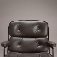 Charles Ray Eames Eames time Life Executive Chair by Herman Miller in Brown Leather Brown Frame - 4657271