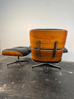 Charles Ray Eames New Tall Eames Lounge Chair in Palisander and Black Leather - 4058826