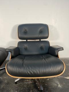 Charles Ray Eames New Tall Eames Lounge Chair in Palisander and Black Leather - 4058831