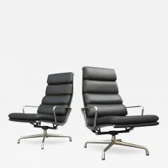 Charles Ray Eames Pair of Charles Ray Eames Herman Miller Black Leather Soft Pad Lounge Chairs - 3223637
