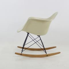 Charles Ray Eames RAR Molded Fiberglass Rocking Chair by Charles and Ray Eames for Herman Miller - 1148810