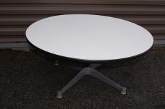 Charles Ray Eames Round White Laminate Coffee Table by Charles and Ray Eames for Herman Miller - 2404275