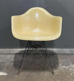 Charles Ray Eames Second Generation All Original Eames Fiberglass with Dar Eiffel Tower Base - 2680709