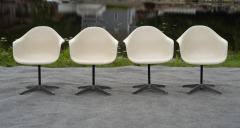 Charles Ray Eames Set of 4 Charles Eames for Herman Miller PAC Armchairs in White Fiberglass 1970s - 4302418