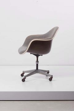 Charles Ray Eames Swivel Chair with Casters by Ray Charles Eames for Herman Miller US 1960s - 1257663