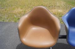 Charles Ray Eames Tandem Four Shell Seating with Table by Charles and Ray Eames for Herman Miller - 106693