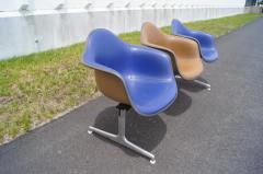 Charles Ray Eames Tandem Three Shell Seating by Charles and Ray Eames for Herman Miller - 106981