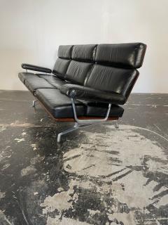 Charles Ray Eames Vintage Eames Three Seater Sofa in Black Leather and Walnut by Herman Miller - 3875348