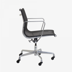 Charles and Ray Eames Aluminum Group Management Chair by Charles Ray Eames for Herman Miller - 896161