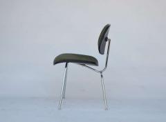 Charles and Ray Eames Classic Vintage Charles and Ray Eames for Herman Miller DCM chair - 974573