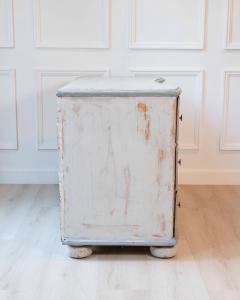 Chest of Drawers Painted antique Louis XV chest of drawers circa 1760 - 4615113
