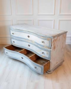 Chest of Drawers Painted antique Louis XV chest of drawers circa 1760 - 4615117