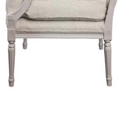 Chic Pair of Painted Louis VI Style Fauteuil - 3233943